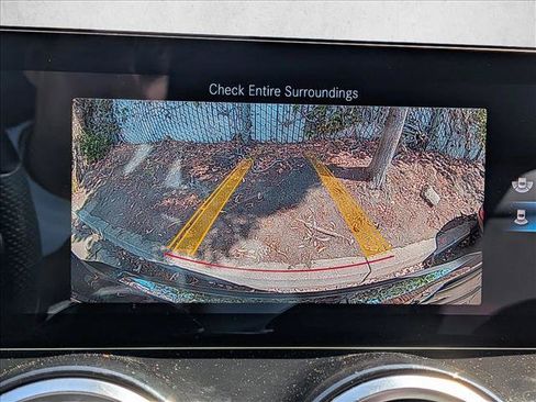 Used 2022 Mercedes-Benz GLB 250 4MATIC image 14