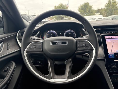 New 2025 Jeep Grand Cherokee L Limited image 23