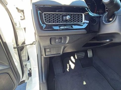 Used 2025 Honda Civic Sport image 29