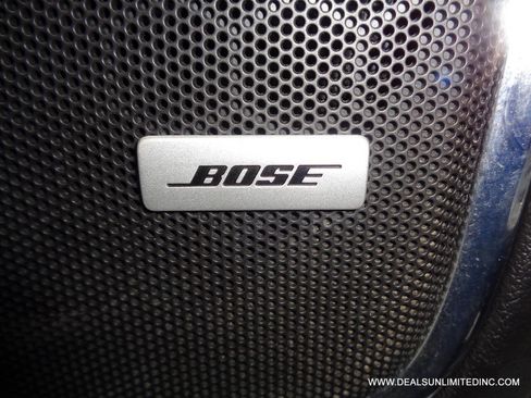 Used 2020 Chevrolet Suburban LT image 12