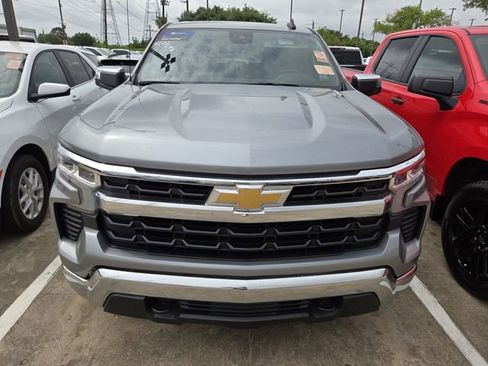 Used 2024 Chevrolet Silverado 1500 LT AWD/4WD image 2