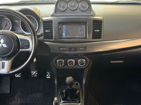 Used 2010 Mitsubishi Lancer Evolution GSR image 4