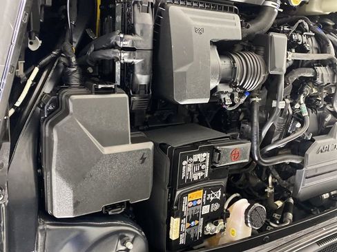 Used 2022 Hyundai Elantra SEL w/ Convenience + Premium Package image 35