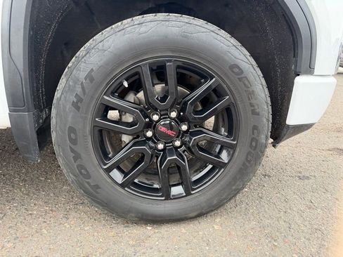 Used 2019 GMC Sierra 1500 AT4 w/ AT4 Premium Package image 16