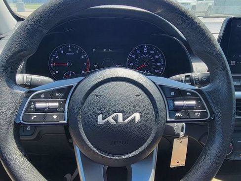 Used 2024 Kia Forte LXS w/ LXS Technology Package FWD image 7