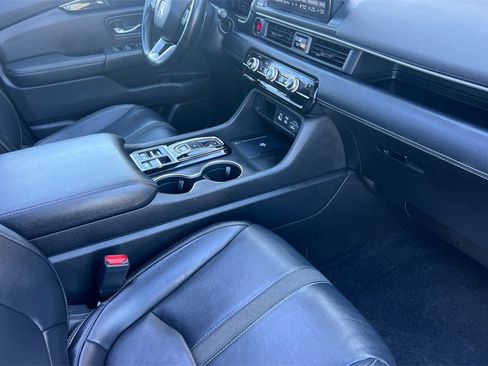 Used 2024 Honda Pilot Touring image 18
