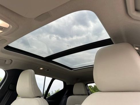 Certified 2026 Volvo XC40 B5 Plus AWD/4WD image 18