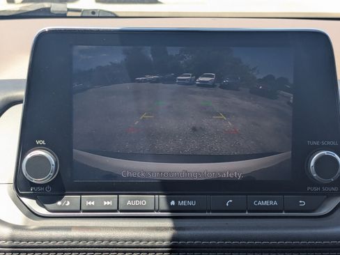 Used 2023 Nissan Rogue S AWD/4WD image 21