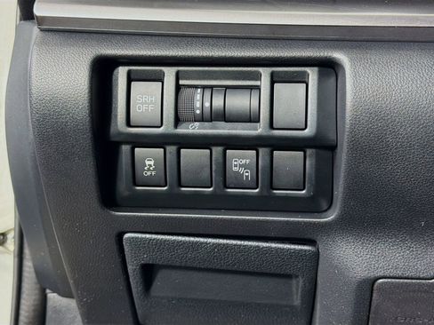 Used 2018 Subaru Crosstrek 2.0i Limited AWD/4WD image 11