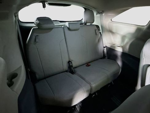 Certified 2022 Toyota Sienna XLE w/ XLE Plus Package FWD image 30