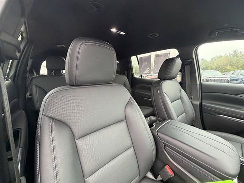 Used 2026 Chevrolet Traverse LT AWD/4WD image 16