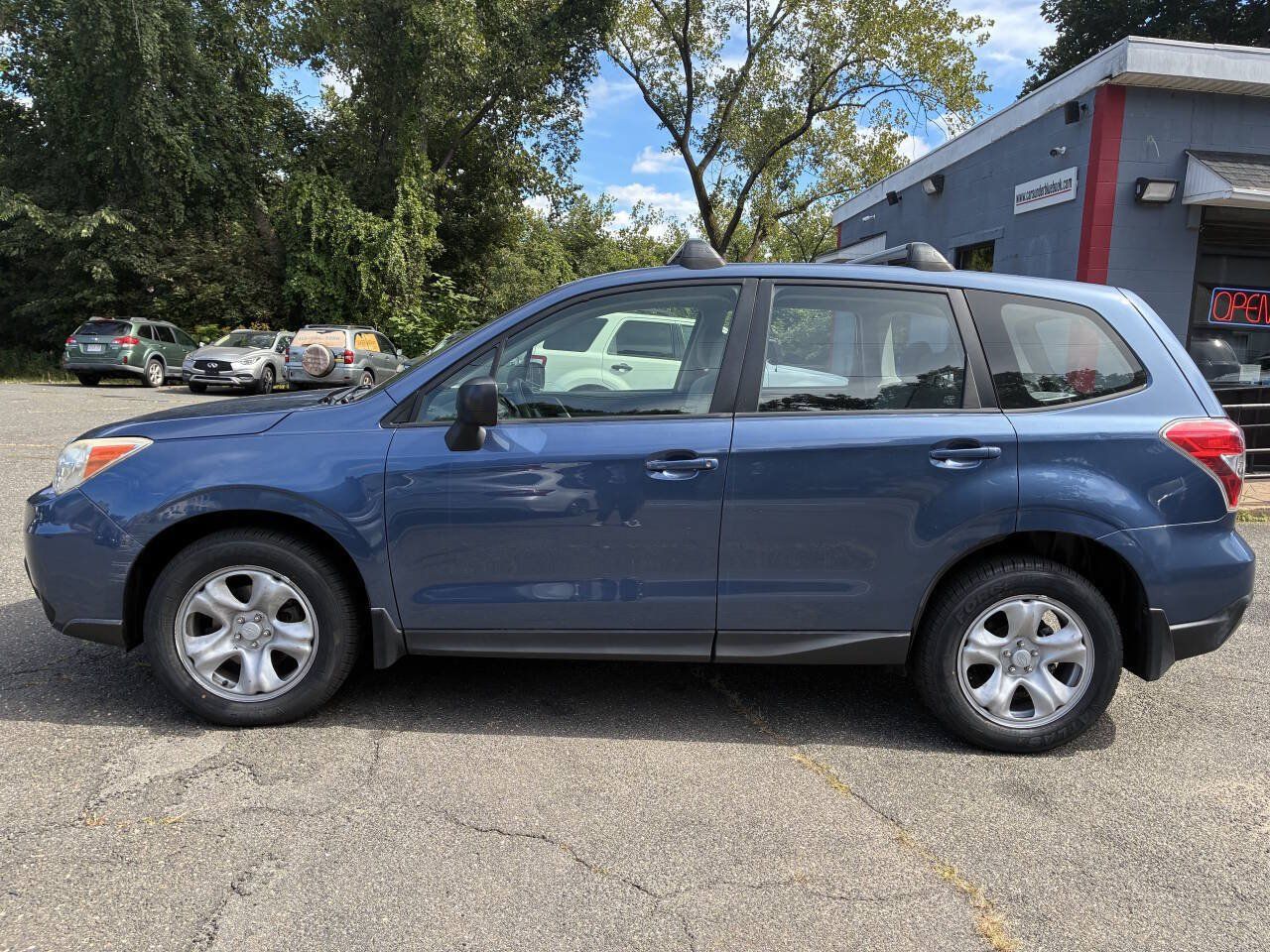 Used 2014 Subaru Forester 2.5i AWD/4WD image 2
