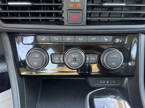 Used 2022 Volkswagen Jetta SE image 20