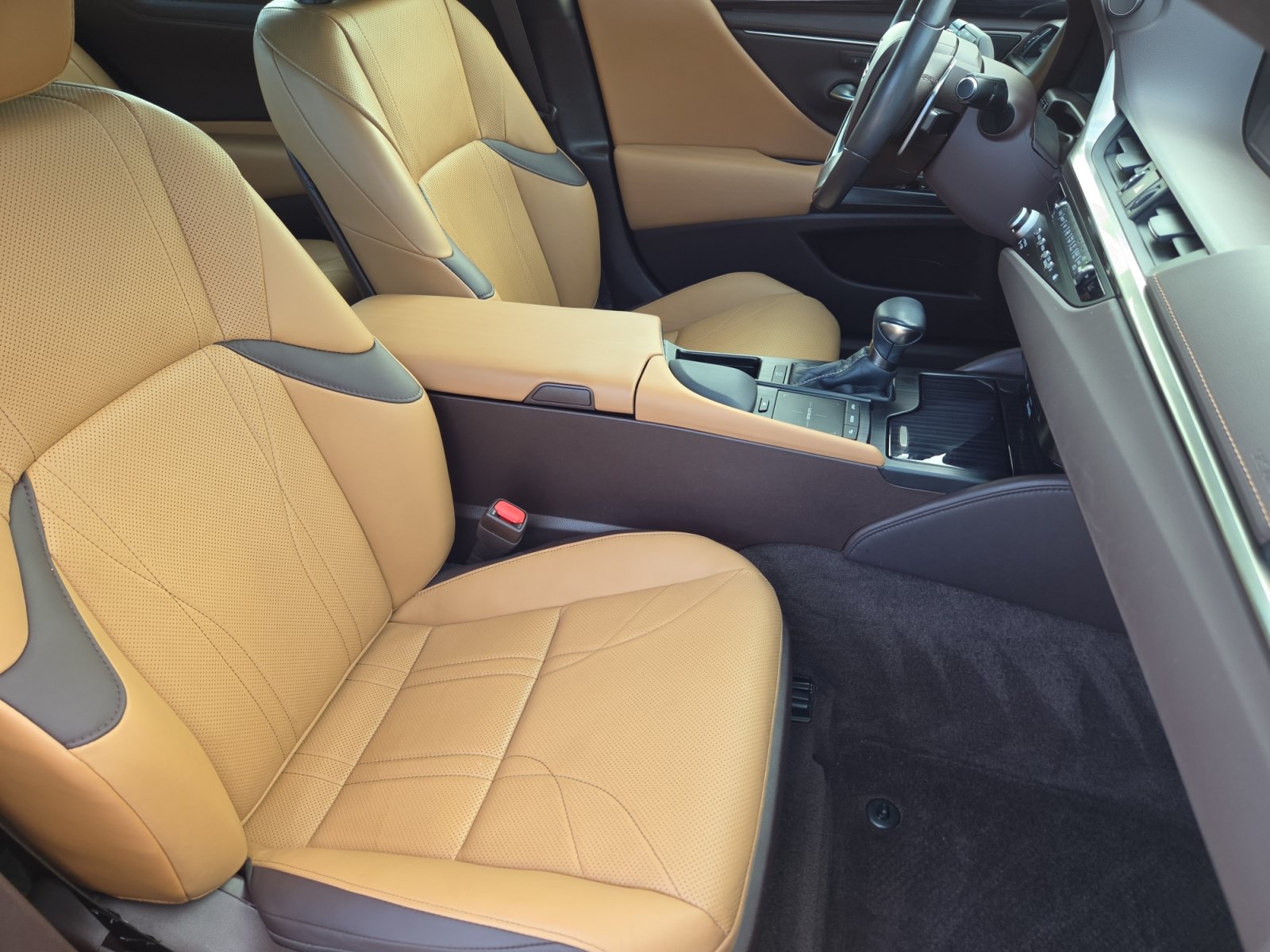 Used 2021 Lexus ES 350 Ultra Luxury w/ Accessory Package 2 FWD image 19