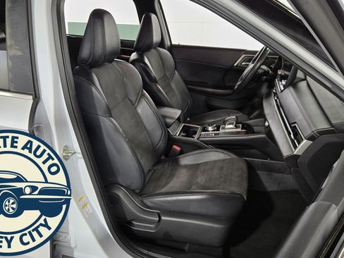 Used 2022 Mitsubishi Outlander SE image 35