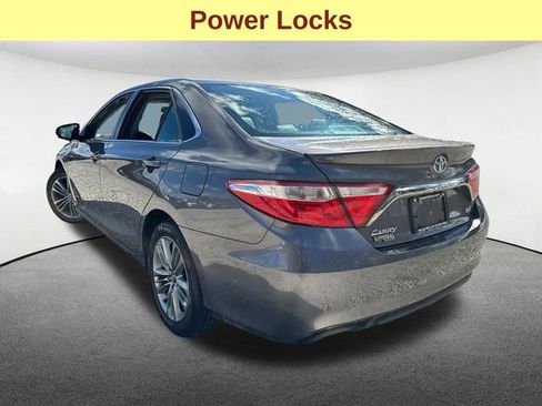 Used 2015 Toyota Camry SE image 10