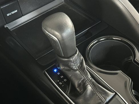 Used 2018 Toyota Camry SE FWD image 21