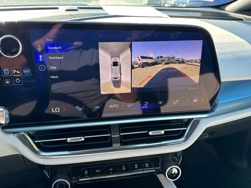 New 2025 Chevrolet Equinox EV LT image 19