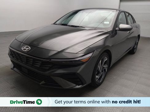 Used 2025 Hyundai Elantra SEL FWD image 1