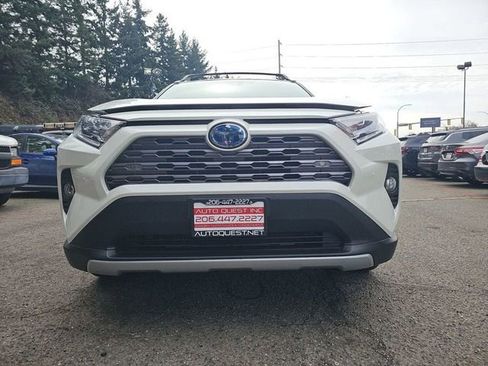 Used 2021 Toyota RAV4 Limited w/ Carpet Mat Package (TMS) image 21