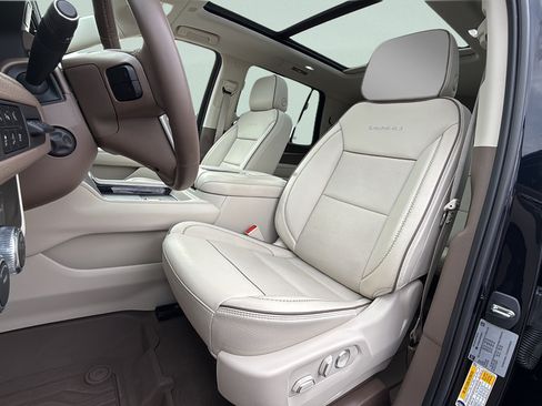 Used 2023 GMC Yukon Denali AWD/4WD image 38
