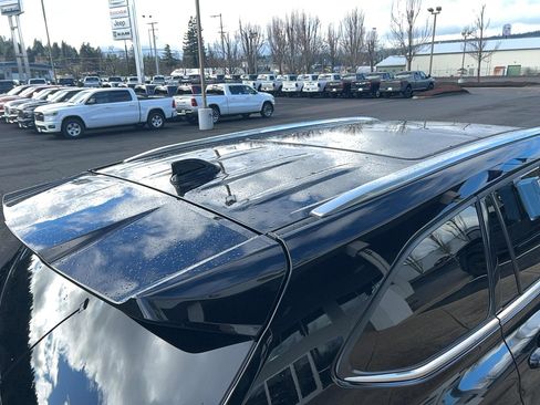 Used 2022 Toyota Highlander Limited image 12