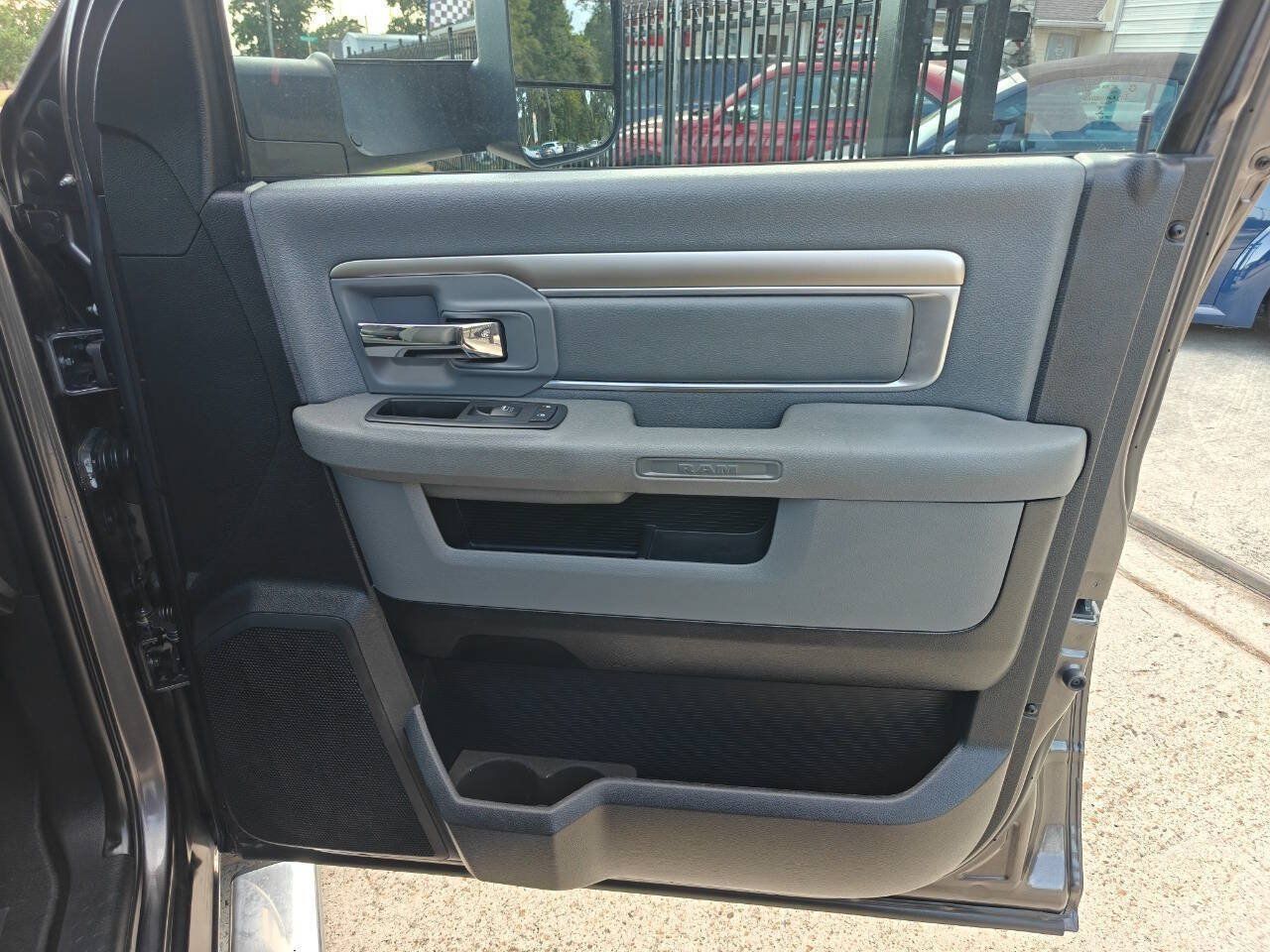 Used 2015 RAM 1500 Lone Star RWD image 28