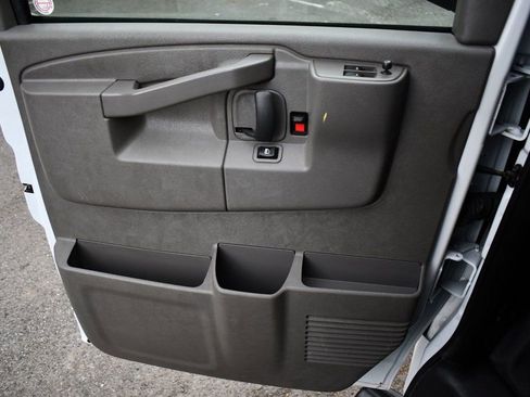 Used 2022 Chevrolet Express 3500 LS image 19