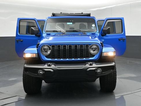 Used 2025 Jeep Gladiator Sport AWD/4WD image 60