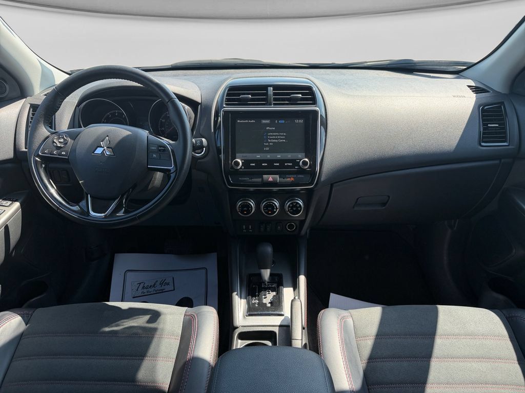 Used 2025 Mitsubishi Outlander Sport SE AWD/4WD image 9