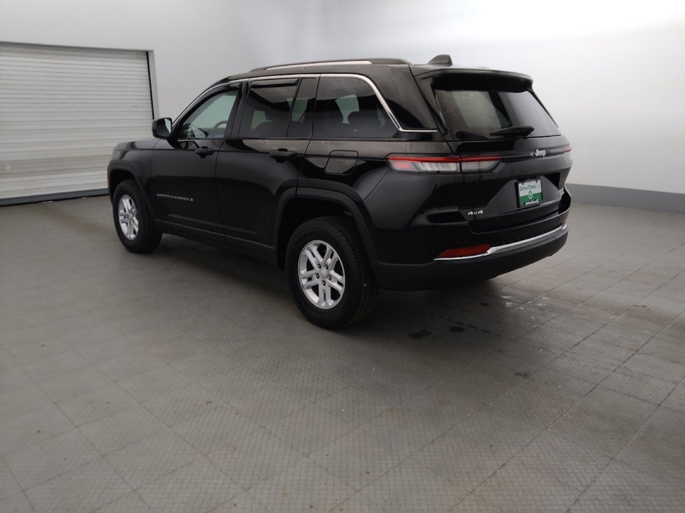 Used 2022 Jeep Grand Cherokee Laredo w/ Luxury Tech Group I AWD/4WD image 3