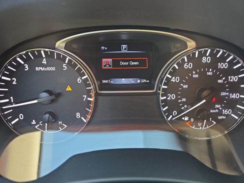 Used 2019 Nissan Pathfinder SL FWD image 18