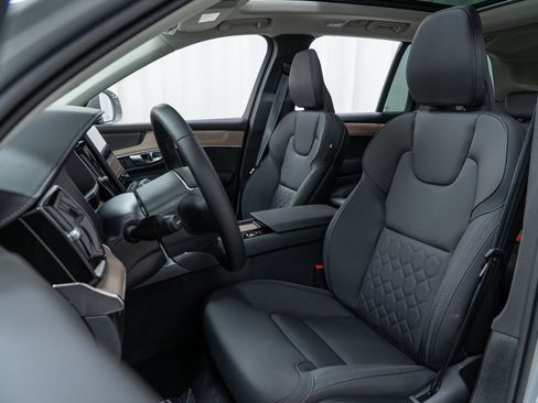 New 2026 Volvo XC90 B6 Plus w/ Protection Package Premier image 13