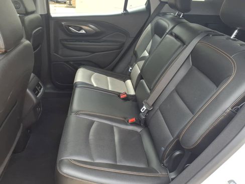 Used 2021 GMC Terrain SLT image 21