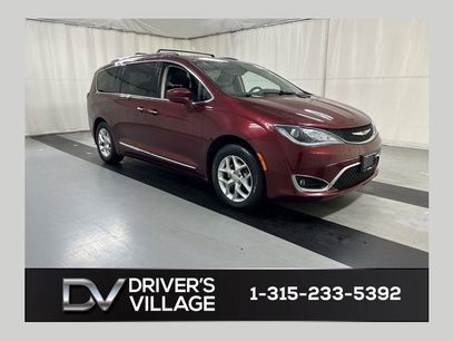 Used 2018 Chrysler Pacifica Touring-L w/ Tire & Wheel Group