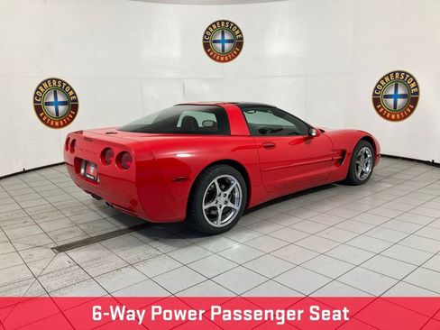 Used 2000 Chevrolet Corvette Coupe w/ Performance Handling Pkg image 11