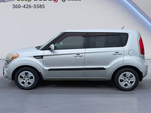 Used 2013 Kia Soul Base image 2
