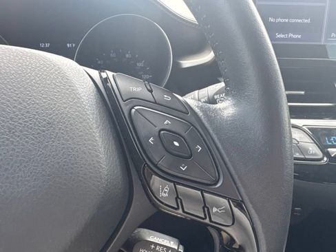 Used 2022 Toyota C-HR Limited FWD image 9