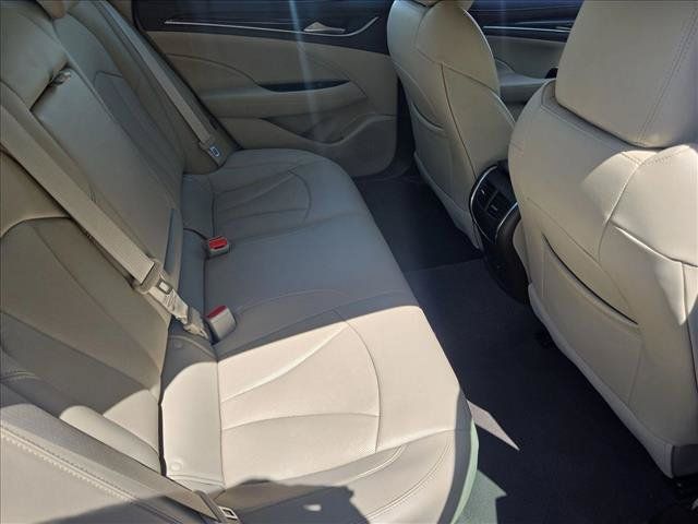 Used 2018 Buick LaCrosse Essence FWD image 19