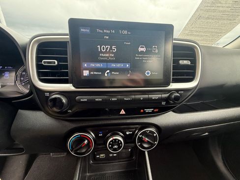 Used 2022 Hyundai Venue SE FWD image 9