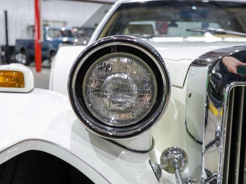 Used 1988 Ford Mustang LX image 35