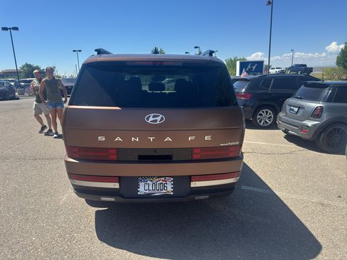 Used 2025 Hyundai Santa Fe Limited AWD/4WD image 4