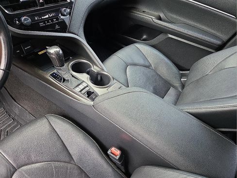 Used 2022 Toyota Camry XSE image 25