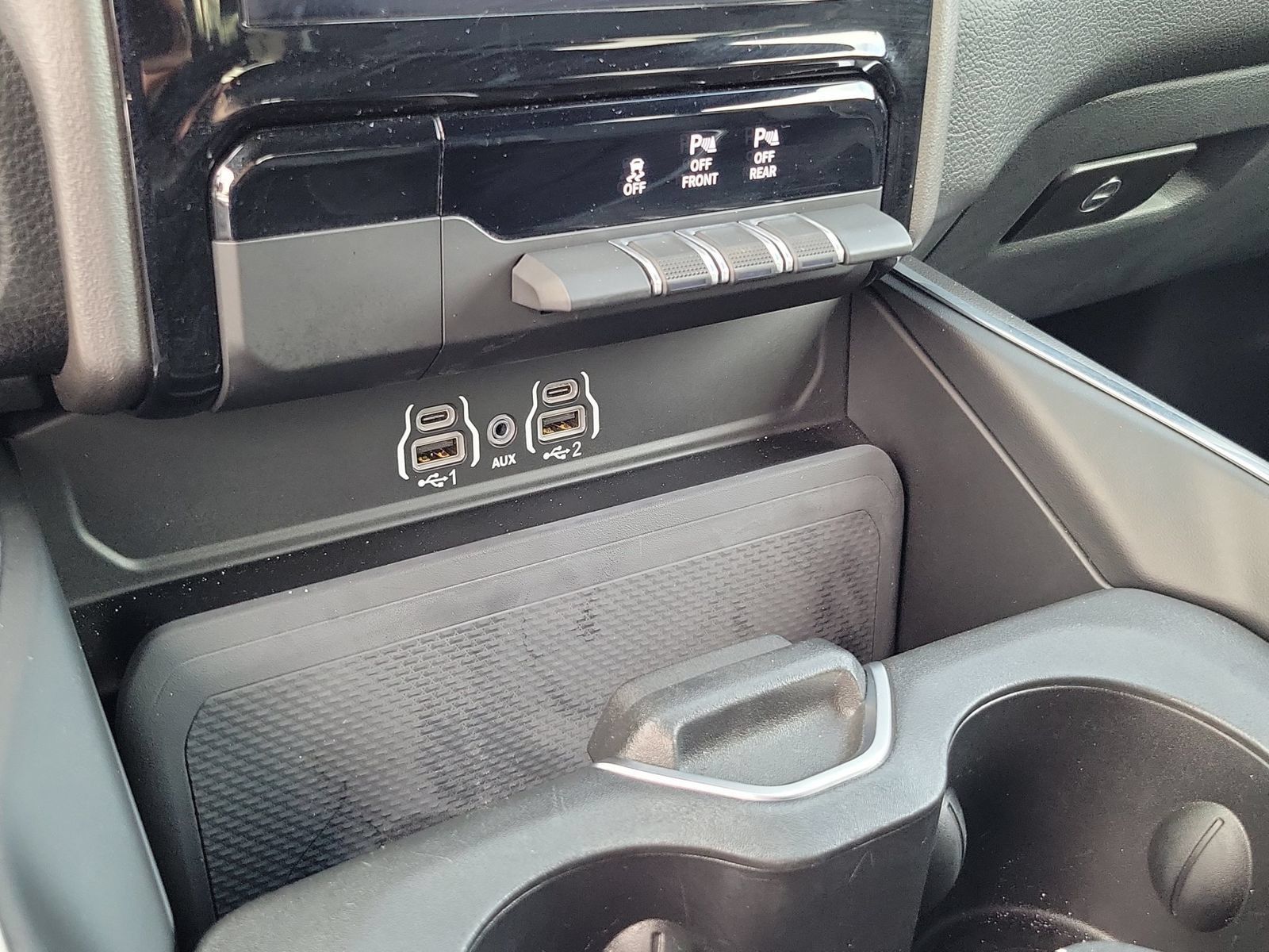 Used 2026 RAM 1500 Laramie AWD/4WD image 30
