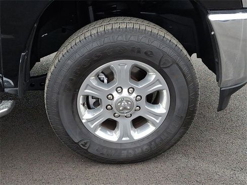 Used 2024 RAM 2500 Big Horn w/ Bed Utility Group image 9