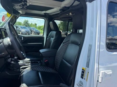 Used 2023 Jeep Wrangler Unlimited Sahara AWD/4WD image 25