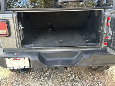 Used 2021 Jeep Wrangler Unlimited Sport image 19