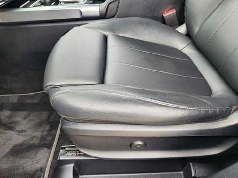 Used 2021 Mercedes-Benz GLB 250 image 24