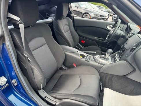 Used 2016 Nissan 370Z Coupe RWD image 13