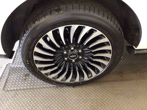 Used 2019 Lincoln Navigator Black Label w/ Cargo Package AWD/4WD image 31